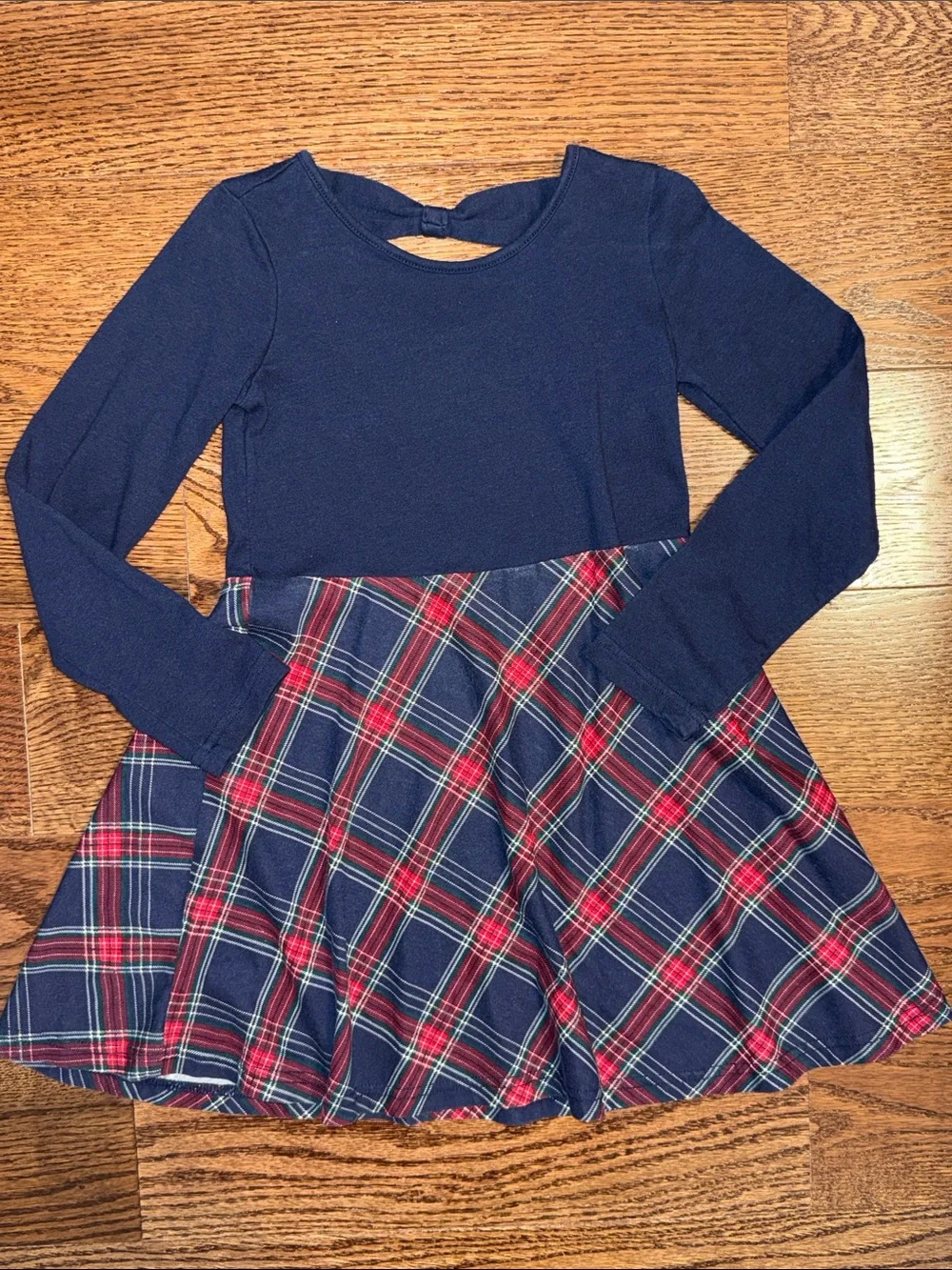 Girls 4/5 bundle of four Christmas pieces - skirt, sweatshirt, dress.